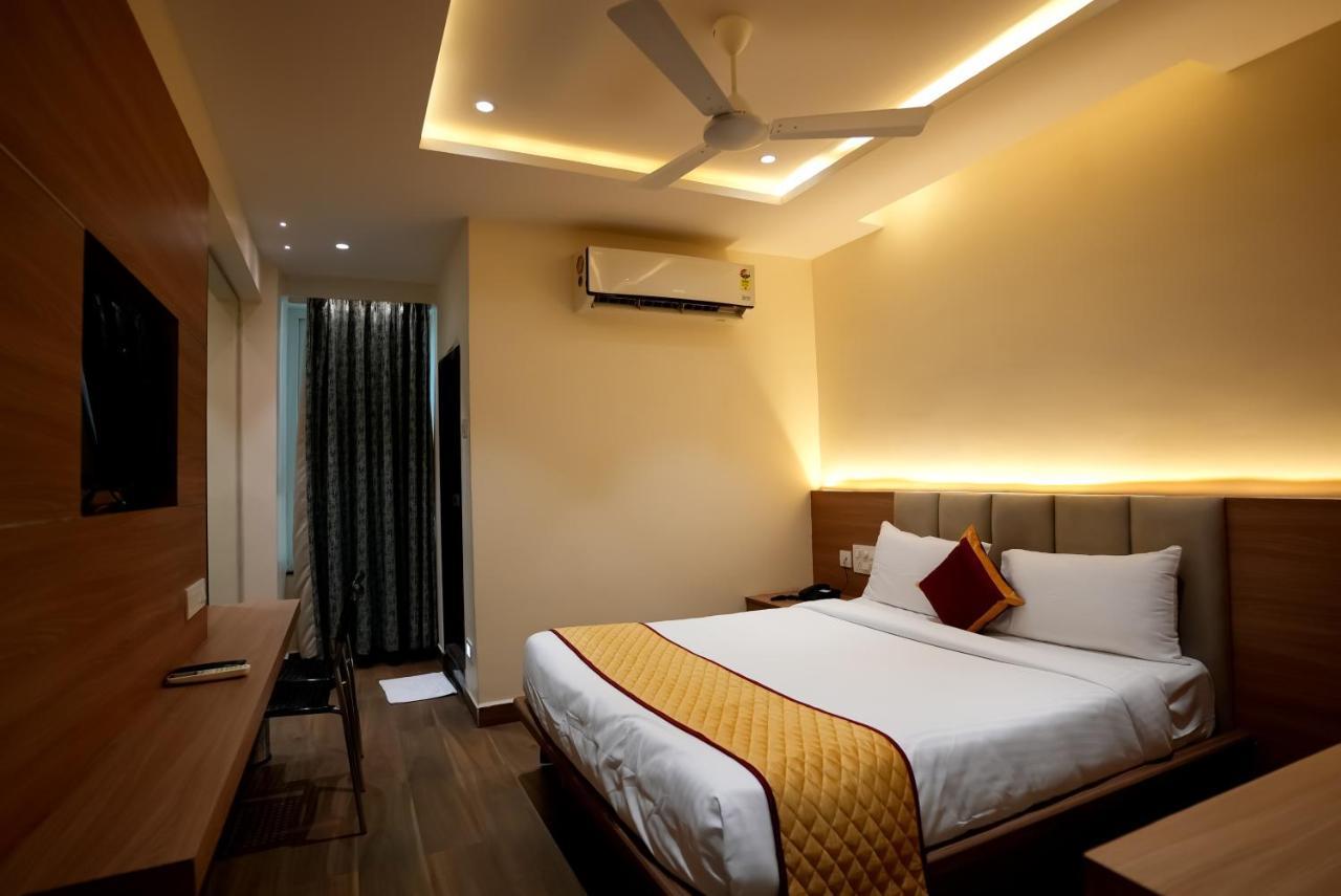 Hotel Sunrise Hospitality Vijayawāda Exterior foto